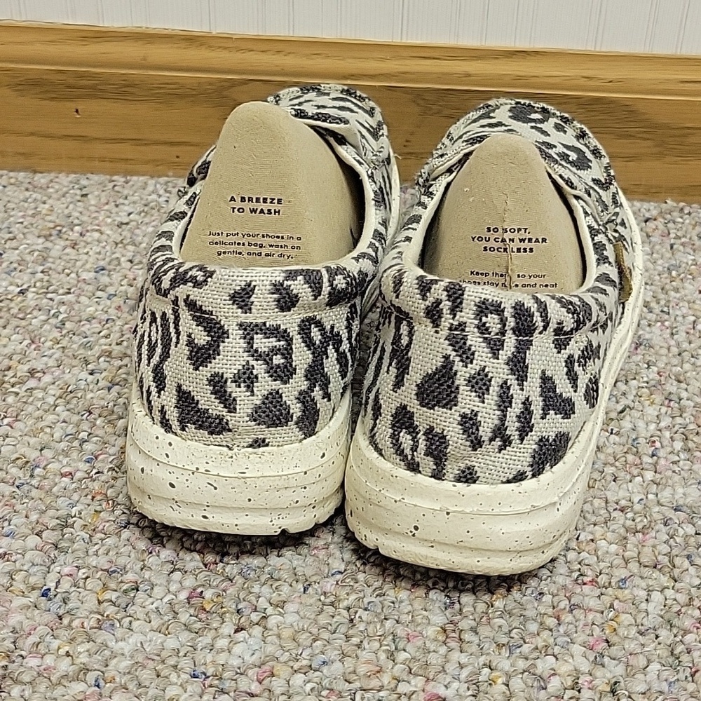 Hey Dude Woven Cheetah Grey Print fabric Slip-On Women's Shoes 6 coastal summer - Picture 3 of 8